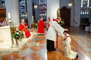 Priesterseminar M Nchen Priesterweihe Juni Jasper G Lden